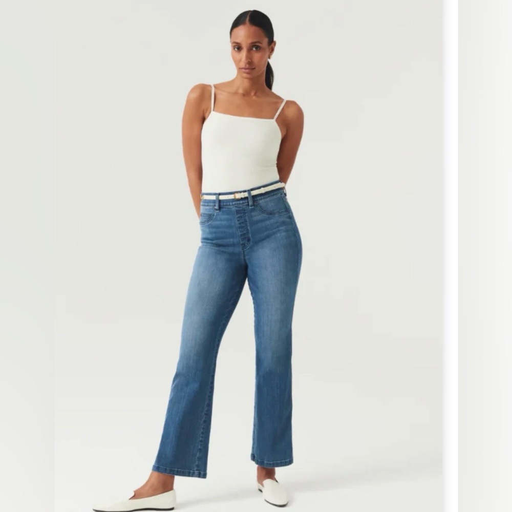 SPANX PETITE Jeans in Medium Blue